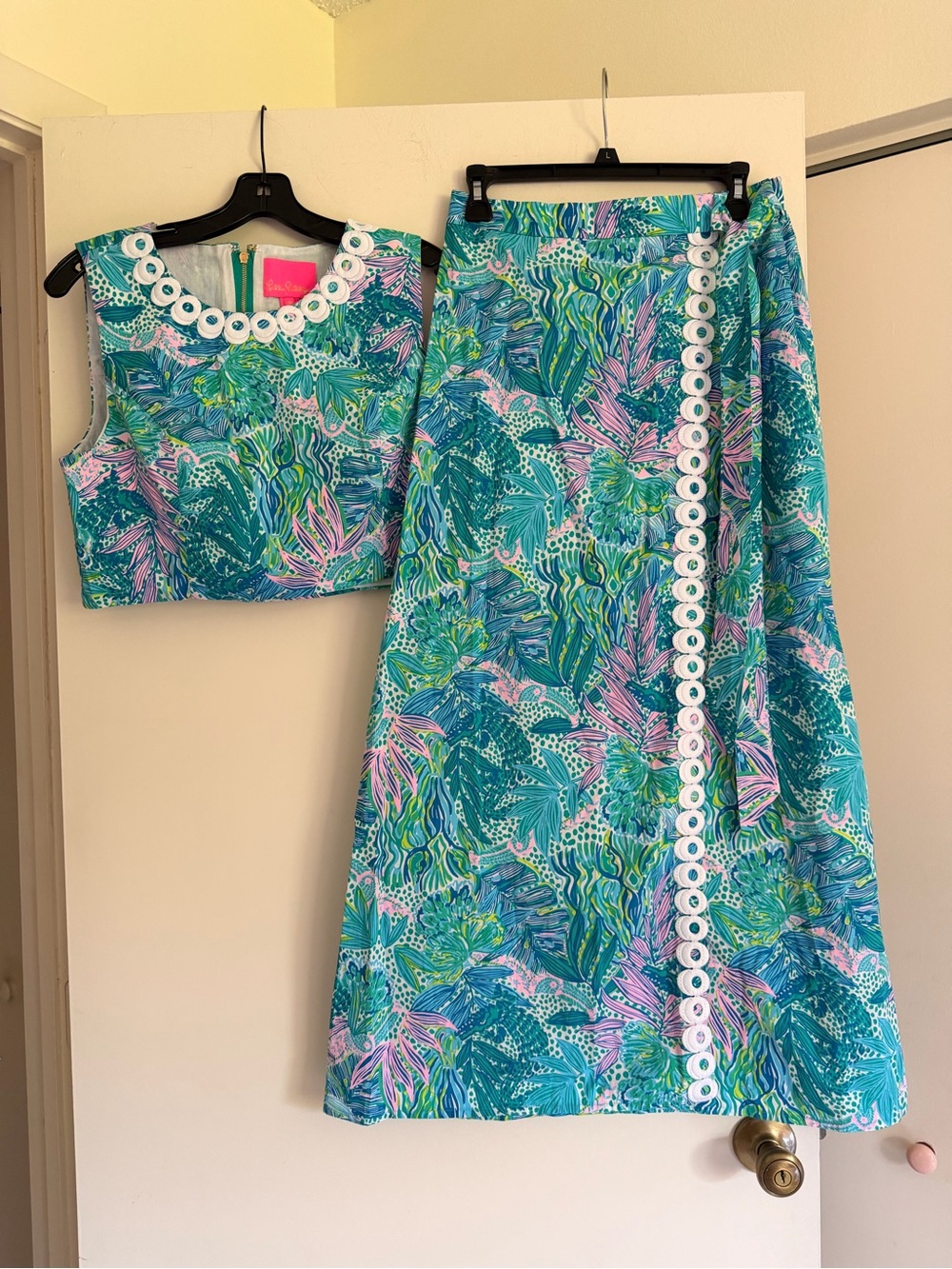 Lilly Pulitzer Turquoise Pink Green Floral Cropped Top & Maxi Skirt Set